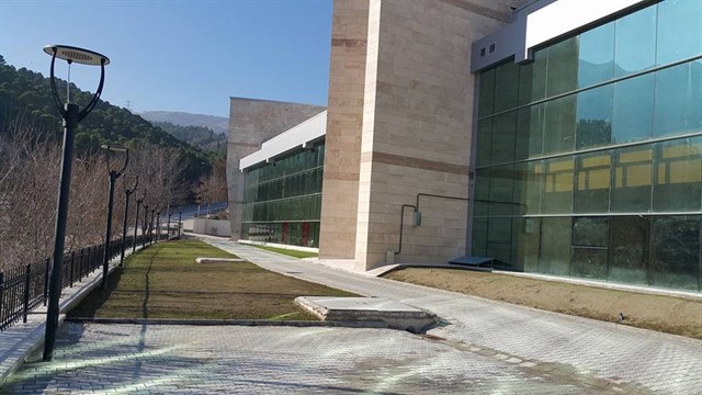 Amasya Üniversitesi Yarı Olimpik Kapalı Yüzme Havuzu